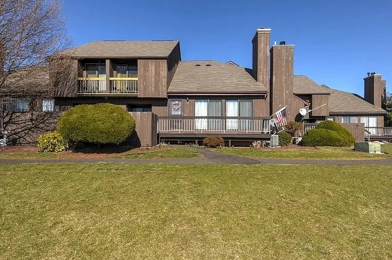 3333 Bloomingdale Dr #33 — Photo 1