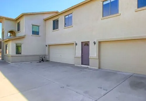 5323 E Taylor St Photo 1