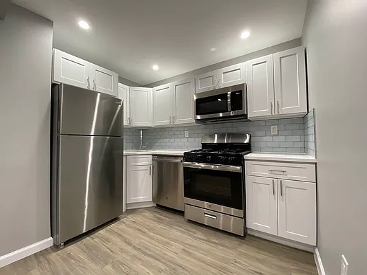 Rented by Bruma Realty LLC | media 4