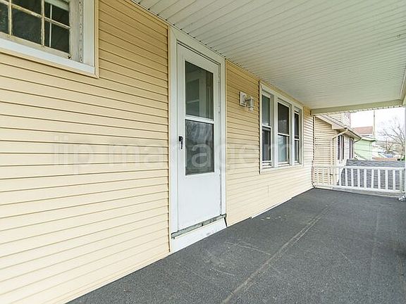4th image of 1285 Cook Ave Floor 2