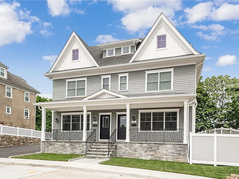 124B Maple Ave — Photo 1