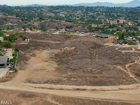 2nd image of 976 Highridge St