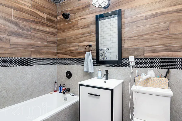 Rented by Rennit Inc. | media 50