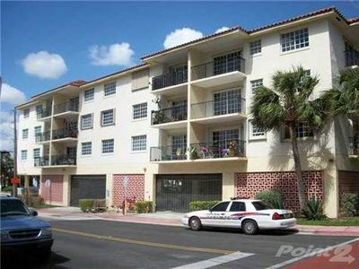 8900 Collins Ave APT 404, Surfside, FL, 33154