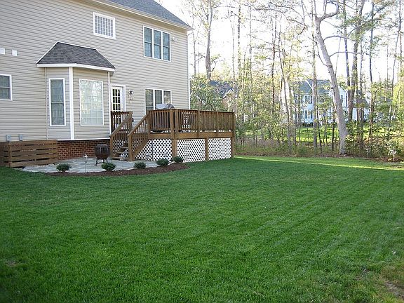 Large fully-irrigated yard!
