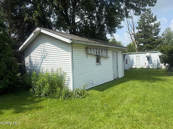 5th image of 610 E Lane Ave