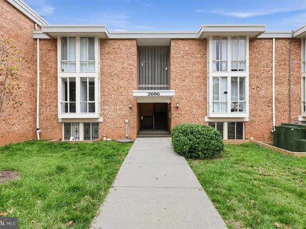 2606 Indian Dr APT 1C, Alexandria, VA 22303
