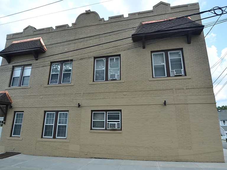 56 Hobart Pl #5 — Photo 2