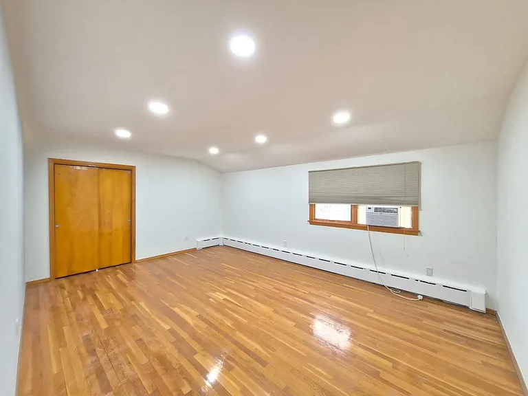 199 Evergreen Ave #2 — Photo 11