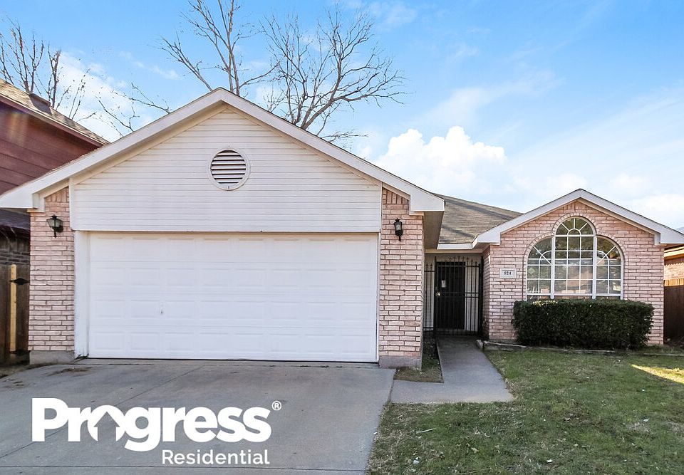 1st image of 824 Bentree Dr
