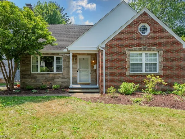 2320 Chestnut Blvd, Cuyahoga Falls, OH 44223