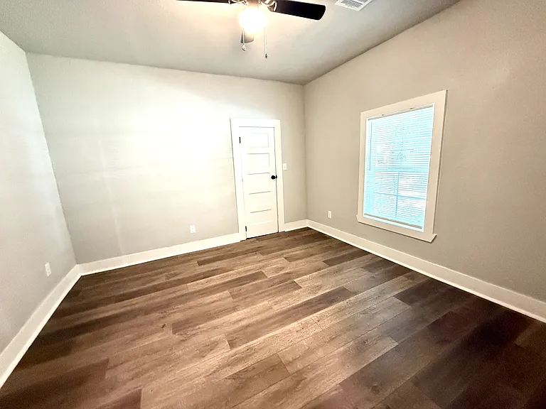 721 Roff St NE — Photo 11