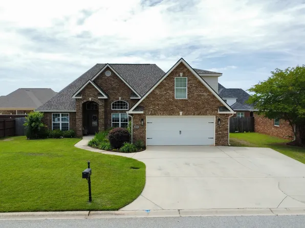408 Charlotte Dr, Bonaire, GA 31005