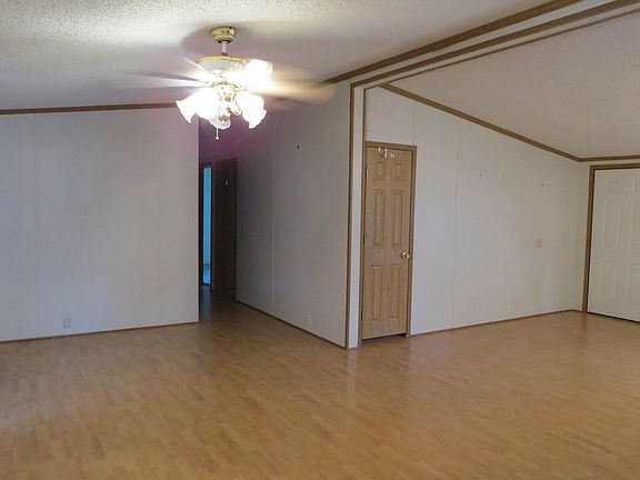 5th image of 104 N Leaverton St