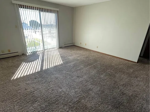 3220 Kenrich Dr SW #5, Cedar Rapids, IA 52404