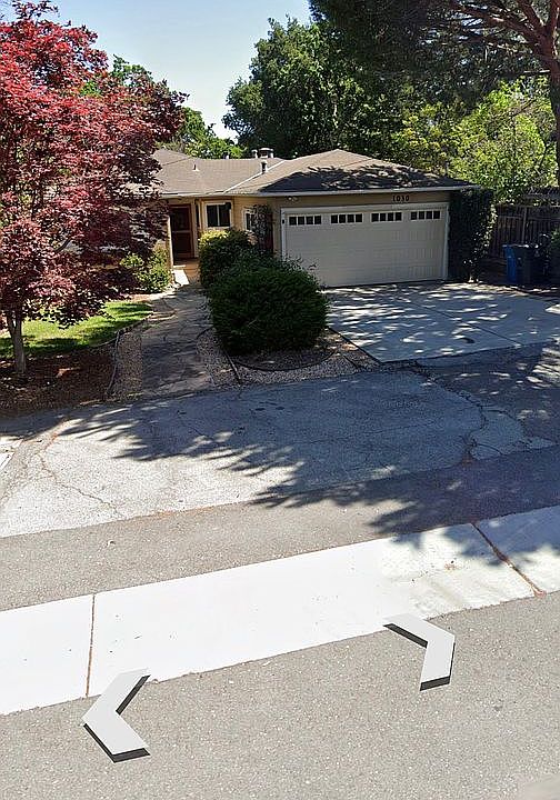 2nd image of 1030 Lucky Ave