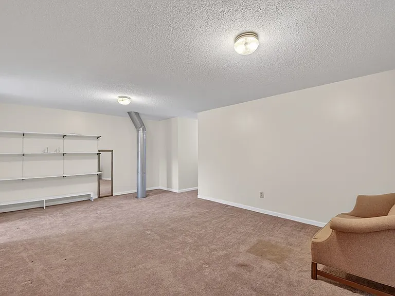 863 Woodland Dr — Photo 45