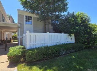 20942 W Glen Haven Cir, Northville, MI
