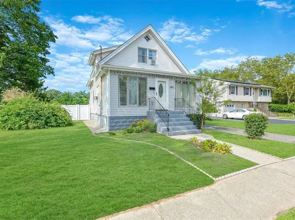 165 Barton Avenue, Patchogue, NY 11772