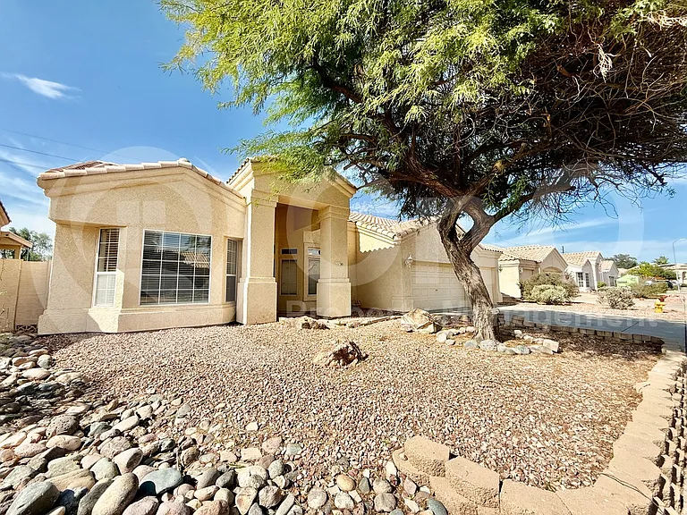 11130 W Dana Ln — Photo 3