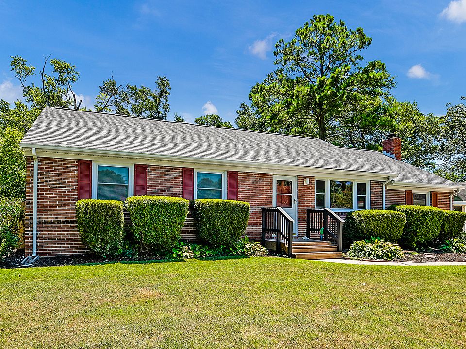 1st image of 4408 Mallard Cres