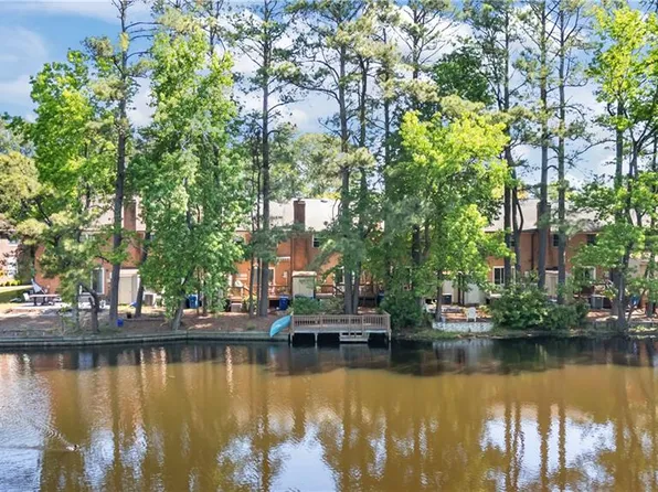 3587 Sir Wilfred Pl, Virginia Beach, VA 23452