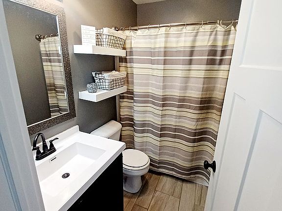 5th image of 3922 NW Windbrooke Ct