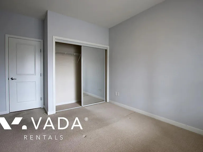 3651 Foster Ave #402 — Photo 15