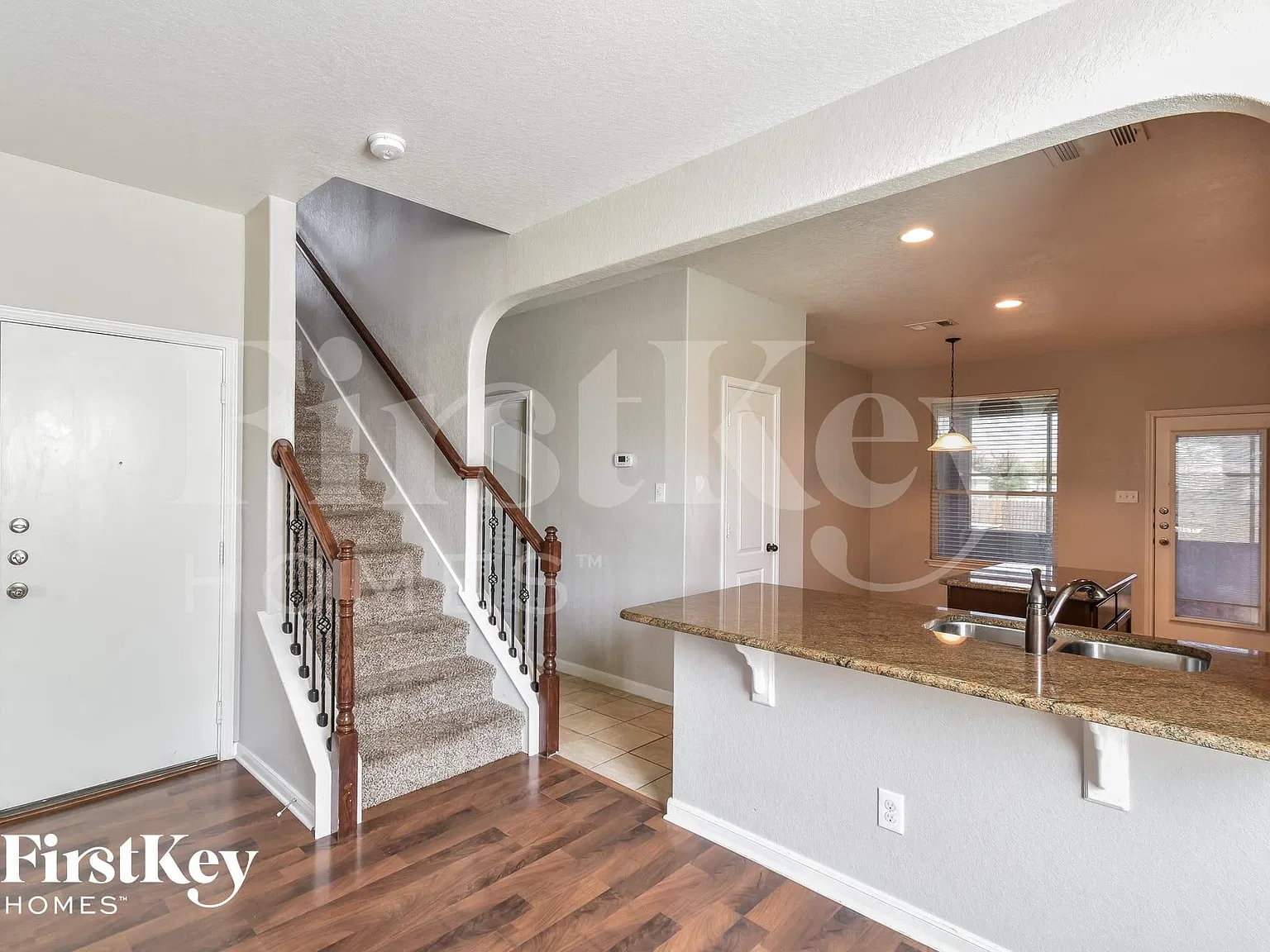 4 bed, 2.5 bath, 2449 sqft, $2,530 — Photo 4