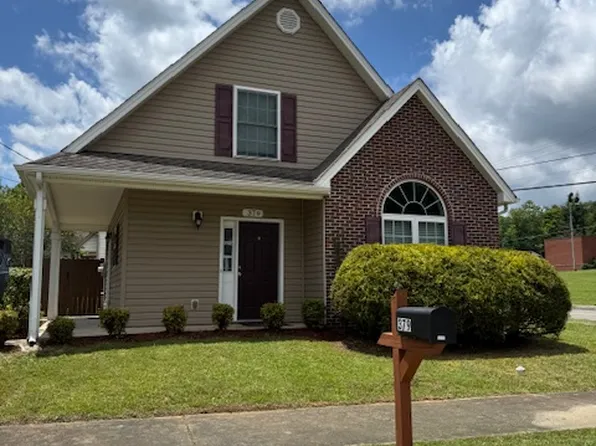 379 Preservation Cir, Johnson City, TN 37601