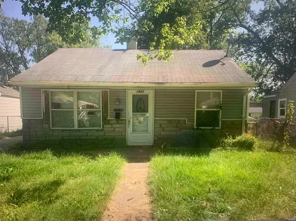 1942 Johnson St, South Bend, IN 46628