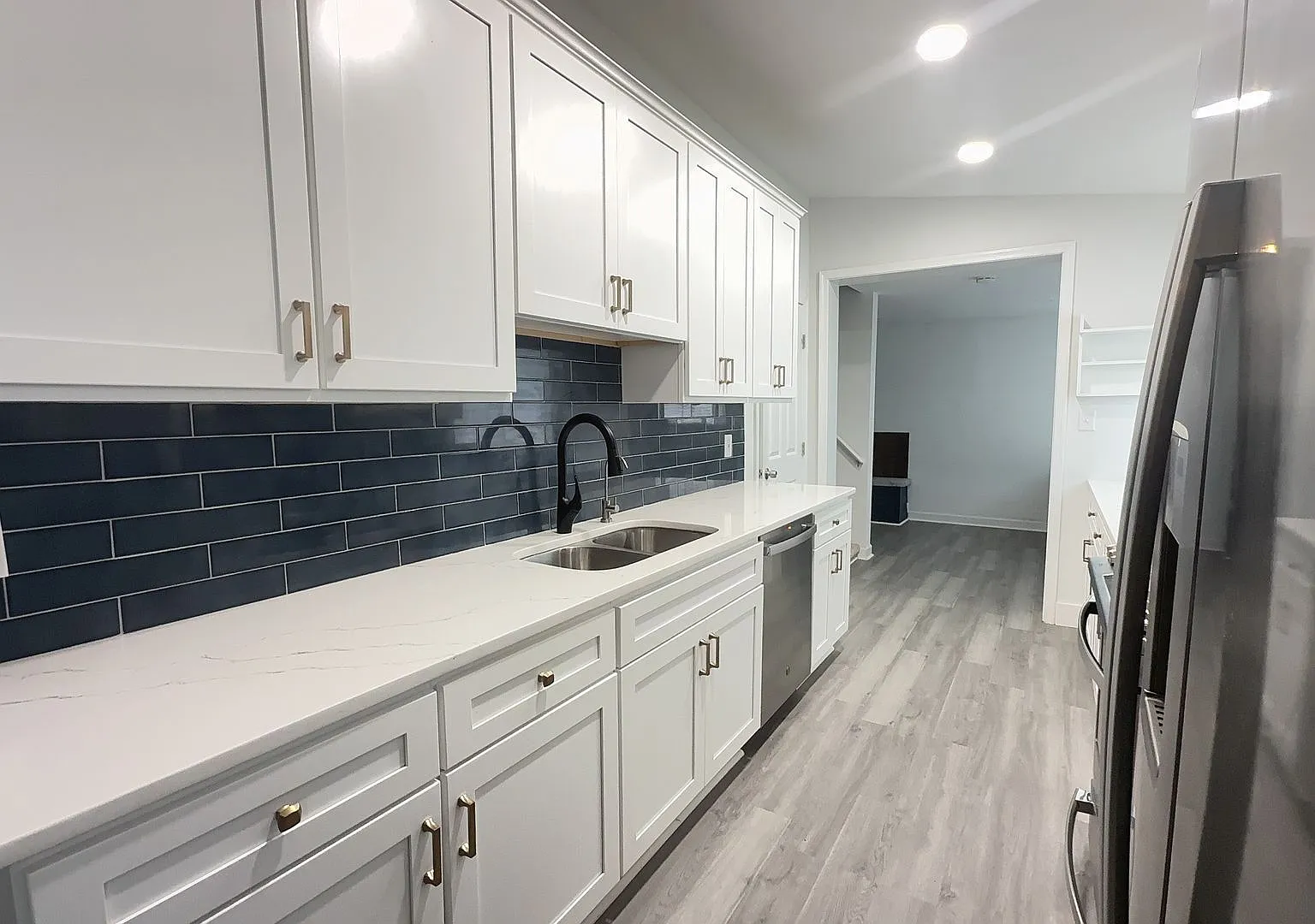 Spacious 5-Bedroom Virginia Beach Home with Workshop & Ample Storage — Photo 4