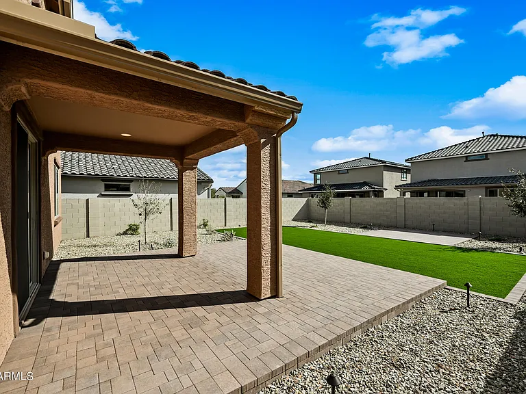 8961 W San Juan Ave — Photo 28