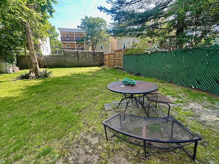36 Plymouth St #2 — Photo 3