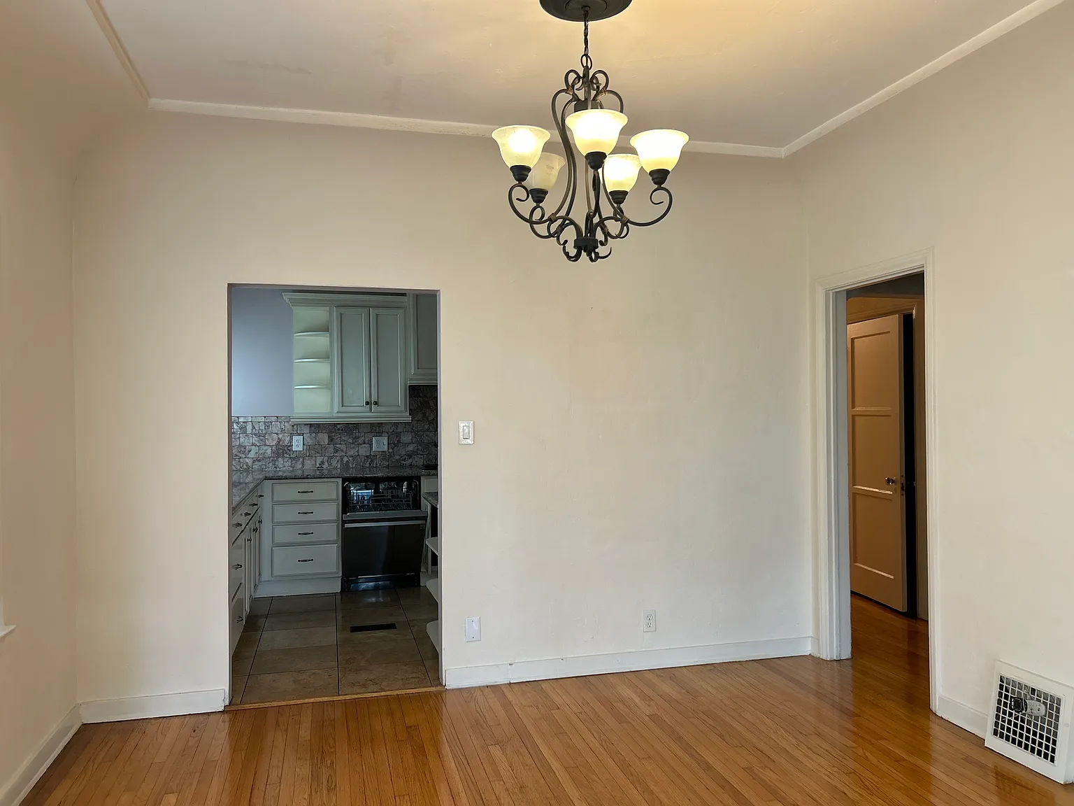 2 bed, 1.5 bath, 1000 sqft, $3,850 — Photo 3