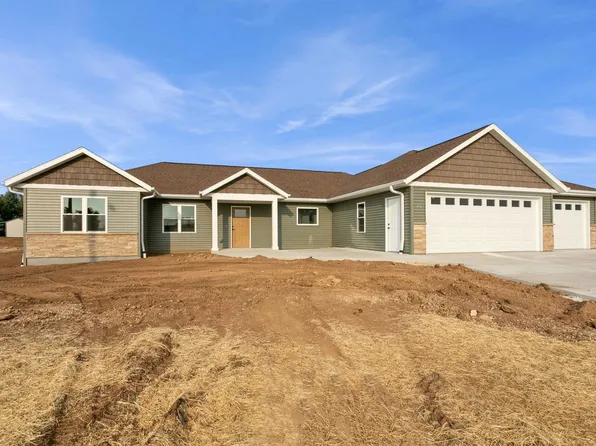 472 Rustic Ridge Dr, Brillion, WI 54110