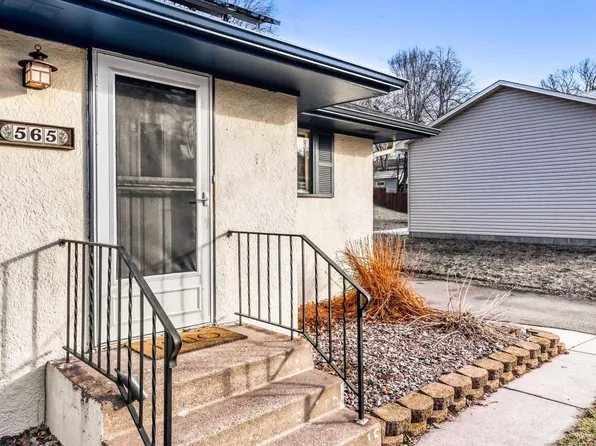 565 Hugo St NE, Fridley, MN 55432