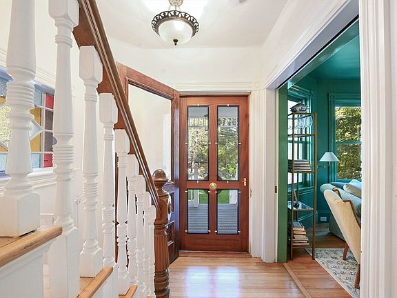 4th image of 302 Concord Rd