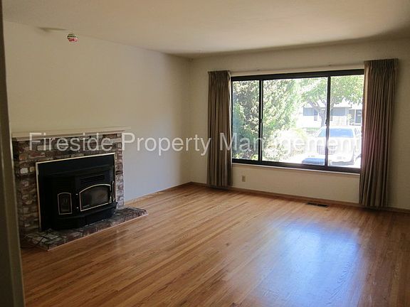 2nd image of 2349 Cottle Ave