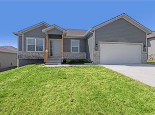 1503 SW 10th Ter, Oak Grove, MO 64075
