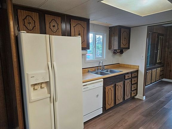 3rd image of 4768 El Cedro Loop NE