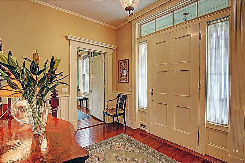 2nd image of 147 Bowen St