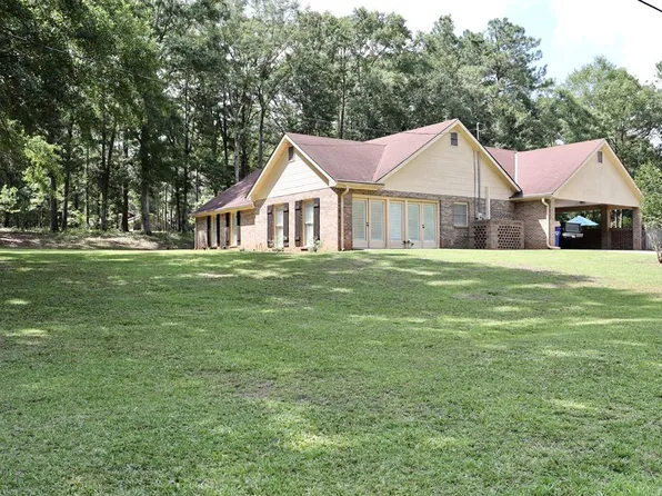 102 Taylor Dr, Troy, AL 36079