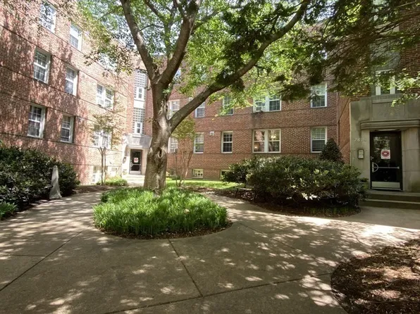 2824 Devonshire Pl NW APT 310, Washington, DC 20008