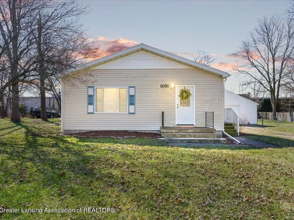 1051 Hannah Ave, Lansing, MI 48906