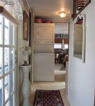 stackable w/d; hallway