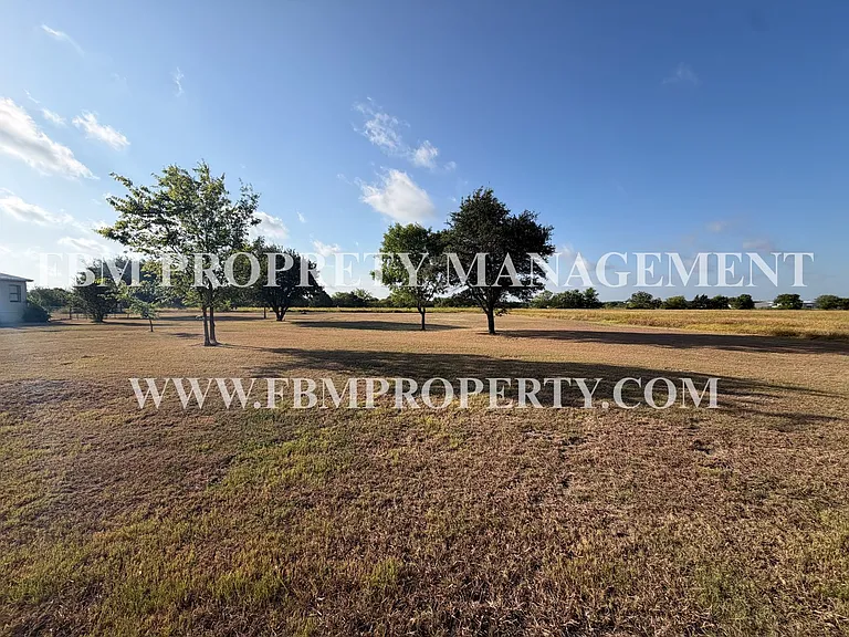 633 Mosley Rd — Photo 5