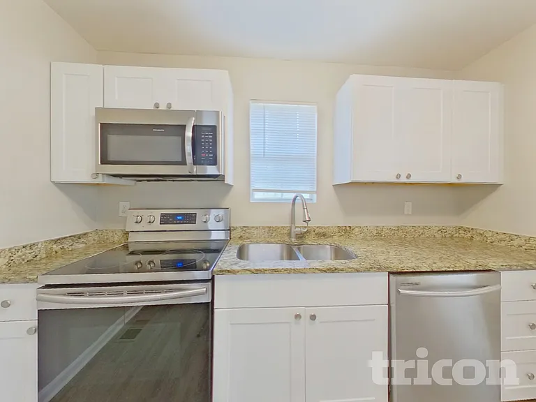 3912 Laurel Bend Dr — Photo 5
