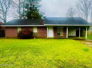 569 Ash Cv, Greenville, MS 38701