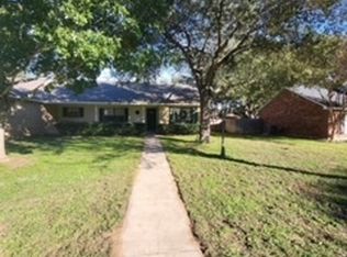 126 Woodland Dr, Pleasanton, TX 78064